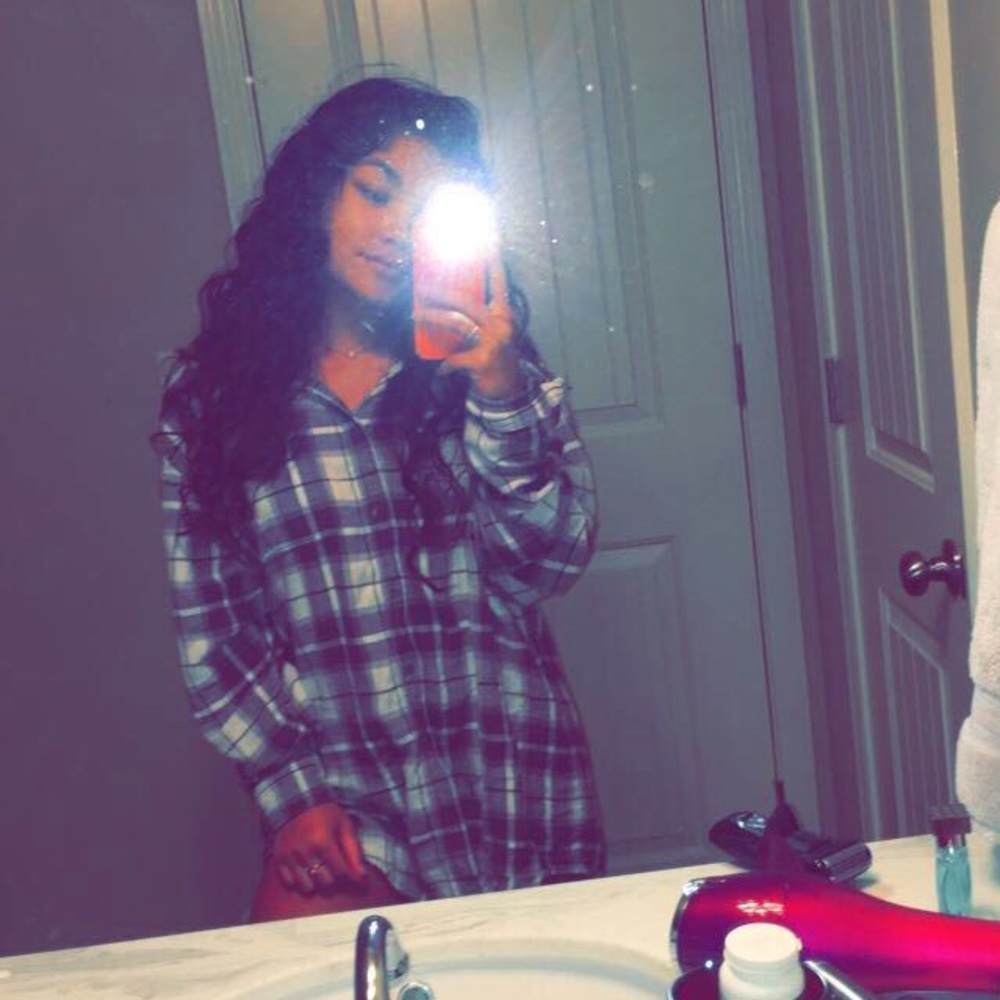 Meet your Posher, Joely